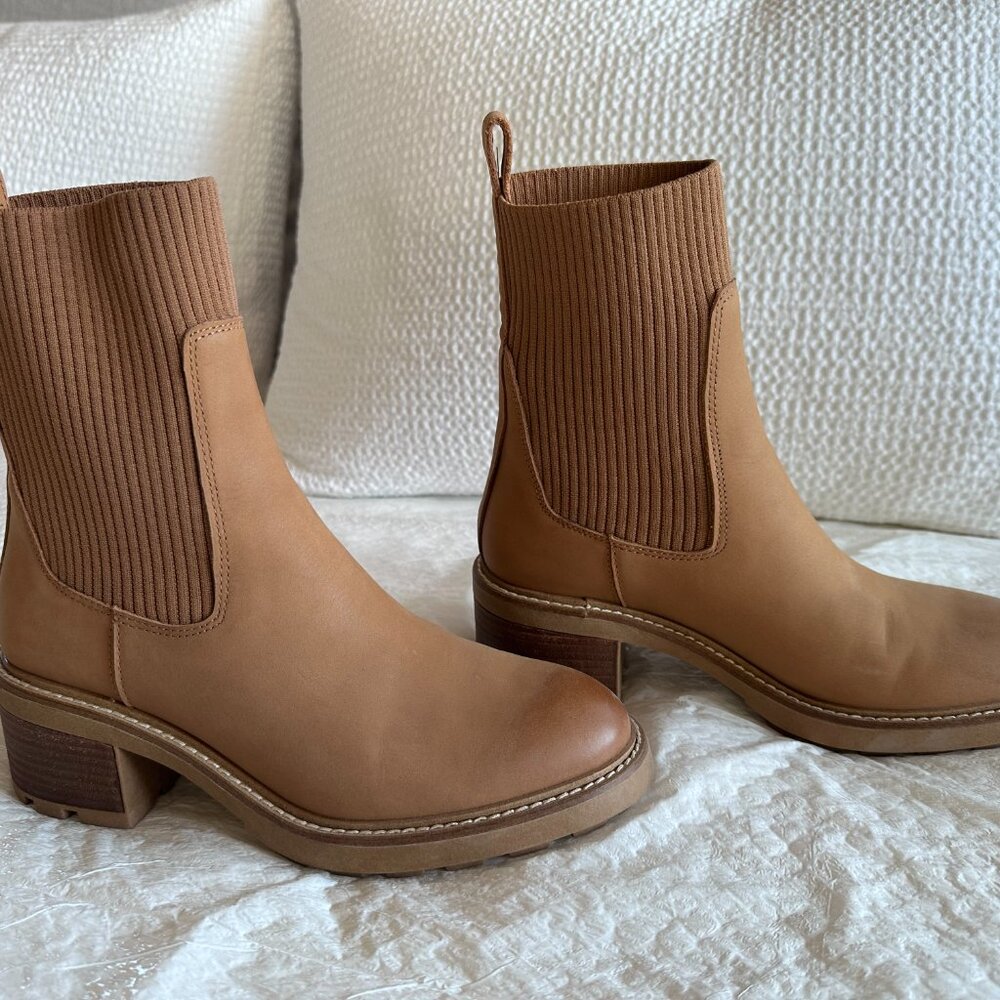 Steve Madden Kiley Camel Leather Lug Booties Size 7.5 - Picture 2 of 4